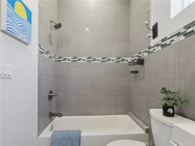 15801 15803 Chatsworth, Granada Hills, California 91344