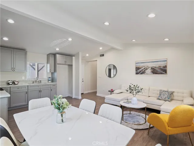 15801 15803 Chatsworth, Granada Hills, California 91344