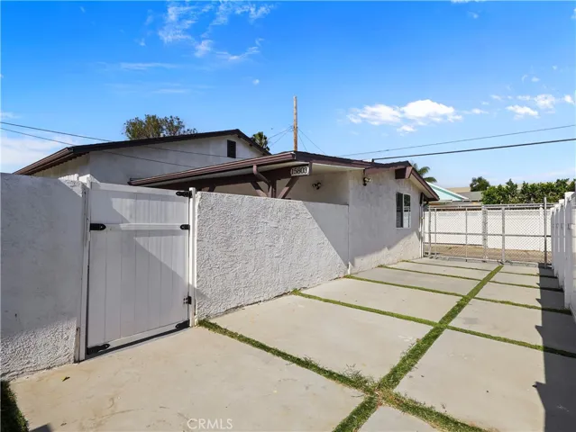15801 15803 Chatsworth, Granada Hills, California 91344