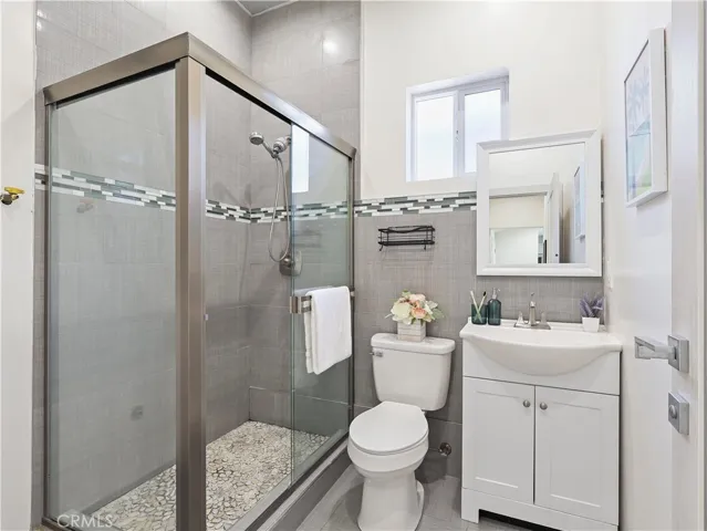 15801 15803 Chatsworth, Granada Hills, California 91344