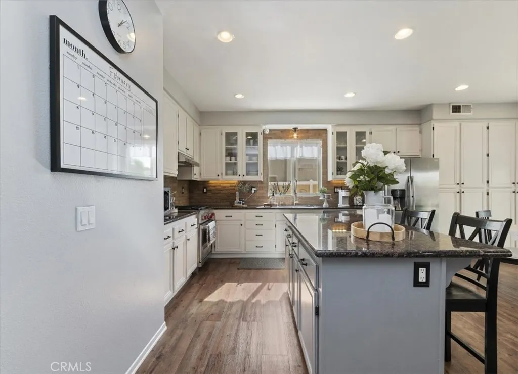 31437 Westwind Lane, Menifee, California 92584 home-pic-11
