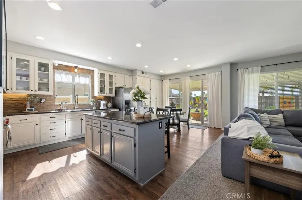 31437 Westwind Lane, Menifee, California 92584 home-pic-10