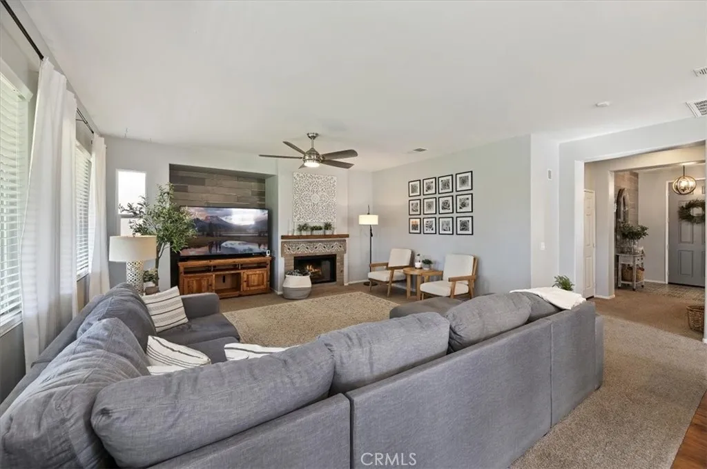 31437 Westwind Lane, Menifee, California 92584 home-pic-8