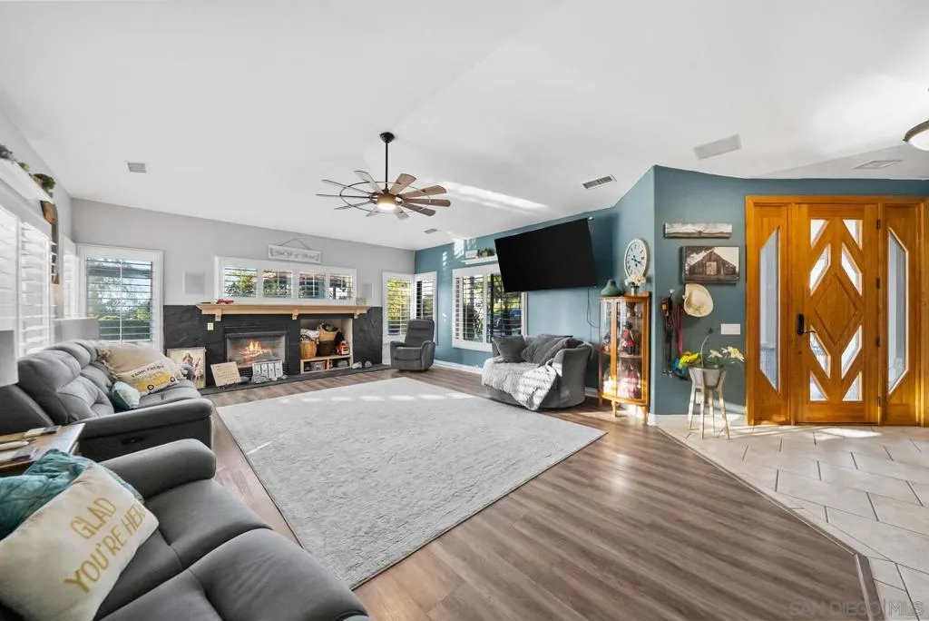 30920 Palm Ave, Hemet, California 92543 home-pic-8