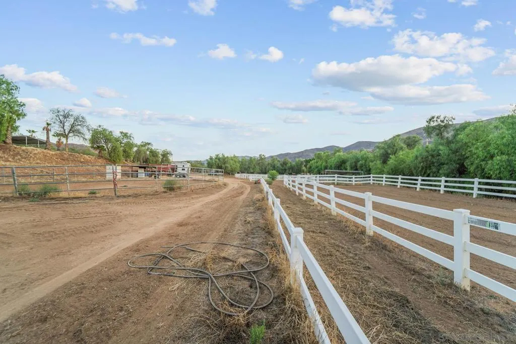 30920 Palm Ave, Hemet, California 92543 home-pic-39