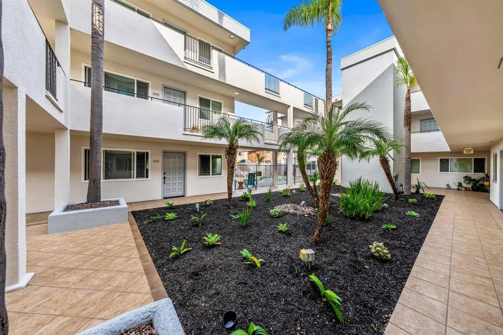 1030 Robinson Ave 111, San Diego, California 92103 home-pic-7