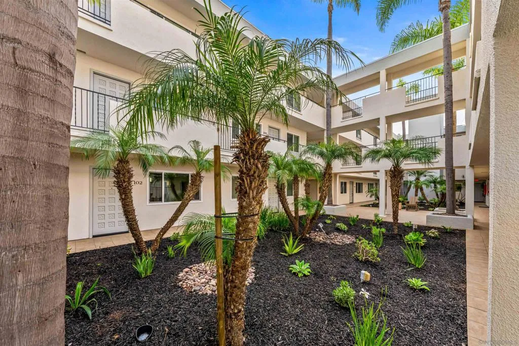 1030 Robinson Ave 111, San Diego, California 92103 home-pic-8