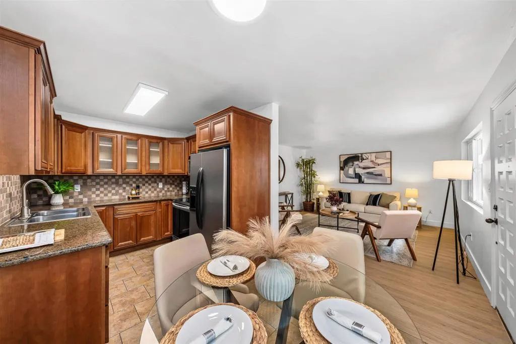 1030 Robinson Ave 111, San Diego, California 92103 home-pic-13
