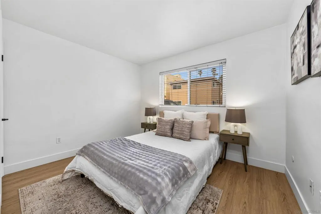1030 Robinson Ave 111, San Diego, California 92103 home-pic-24