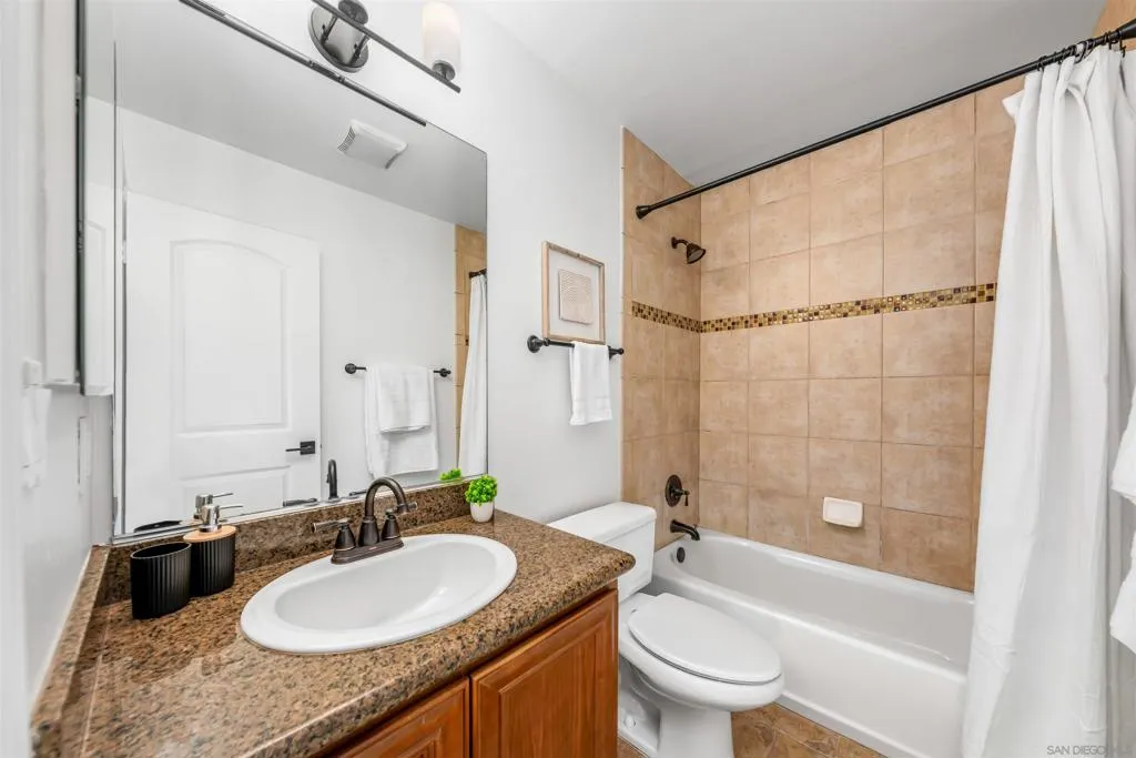 1030 Robinson Ave 111, San Diego, California 92103 home-pic-25