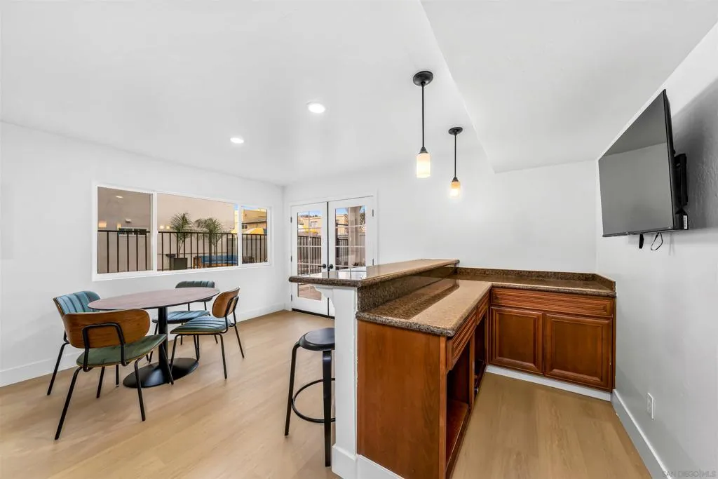 1030 Robinson Ave 111, San Diego, California 92103 home-pic-31