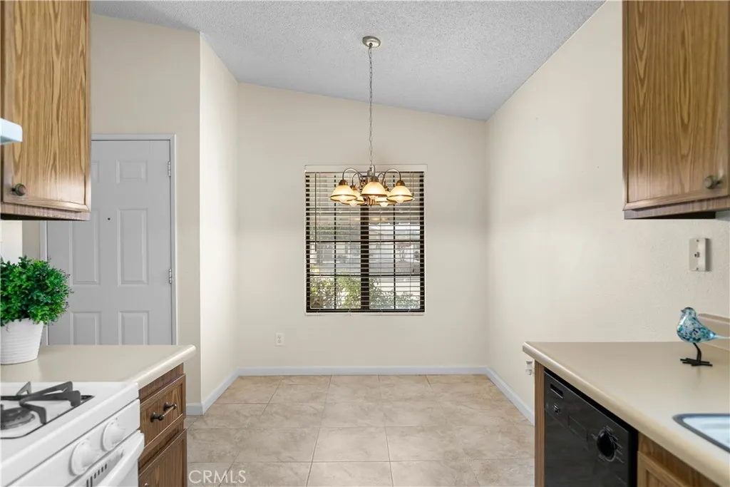 28204 Calle Gaviota, Menifee, California 92586 home-pic-9