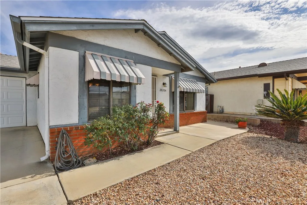 28204 Calle Gaviota, Menifee, California 92586 home-pic-32