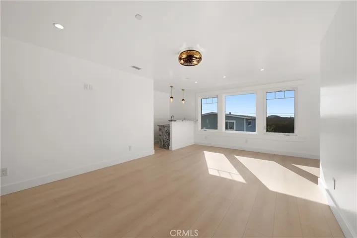 Family room with wet bar