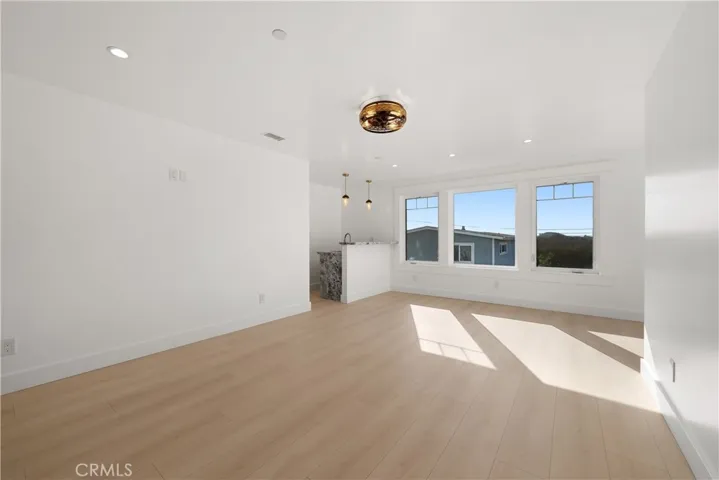 Family room with wet bar