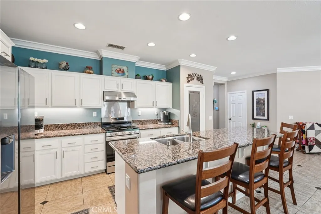34189 Hillside, Lake Elsinore, California 92532 home-pic-11