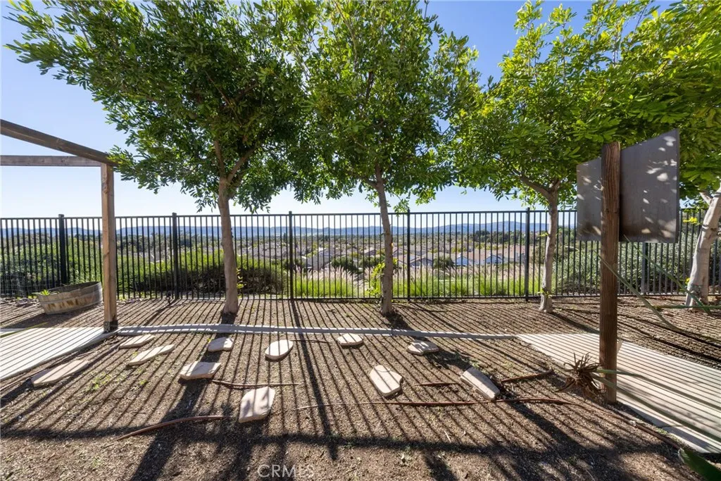 39749 Almansa Court, Murrieta, California 92562 home-pic-43