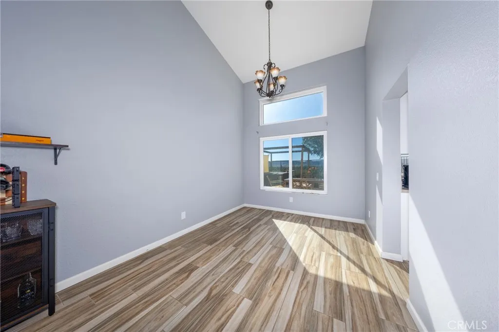39749 Almansa Court, Murrieta, California 92562 home-pic-11