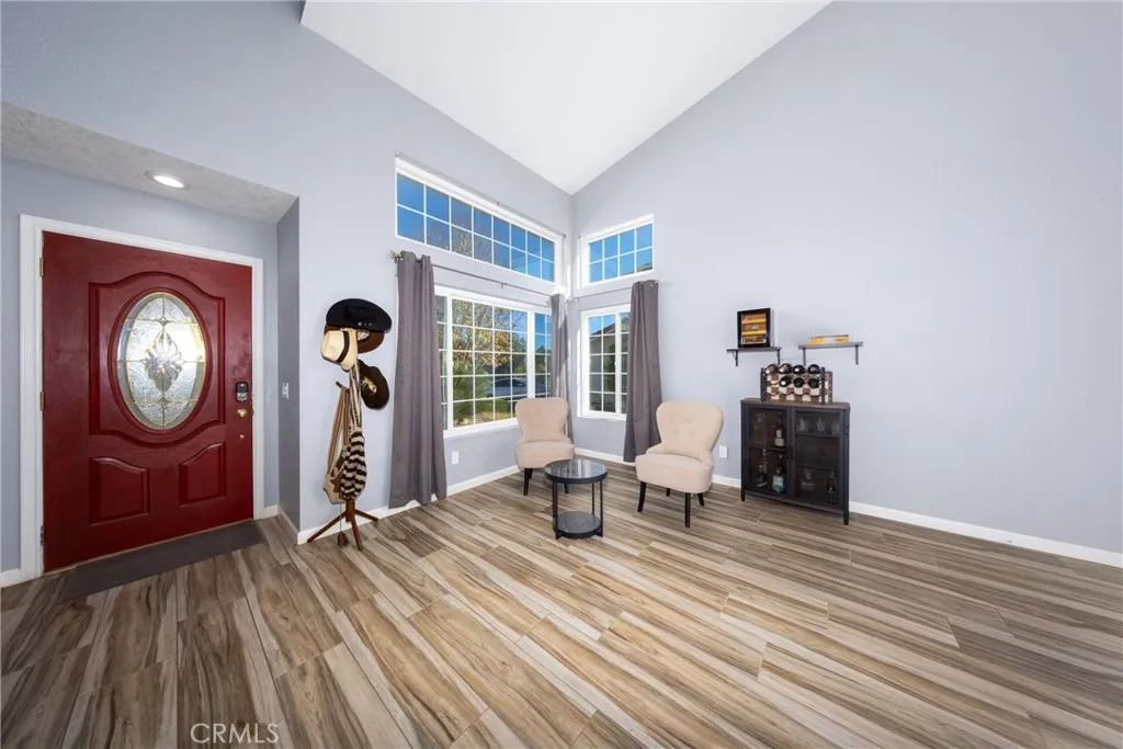 39749 Almansa Court, Murrieta, California 92562 home-pic-10
