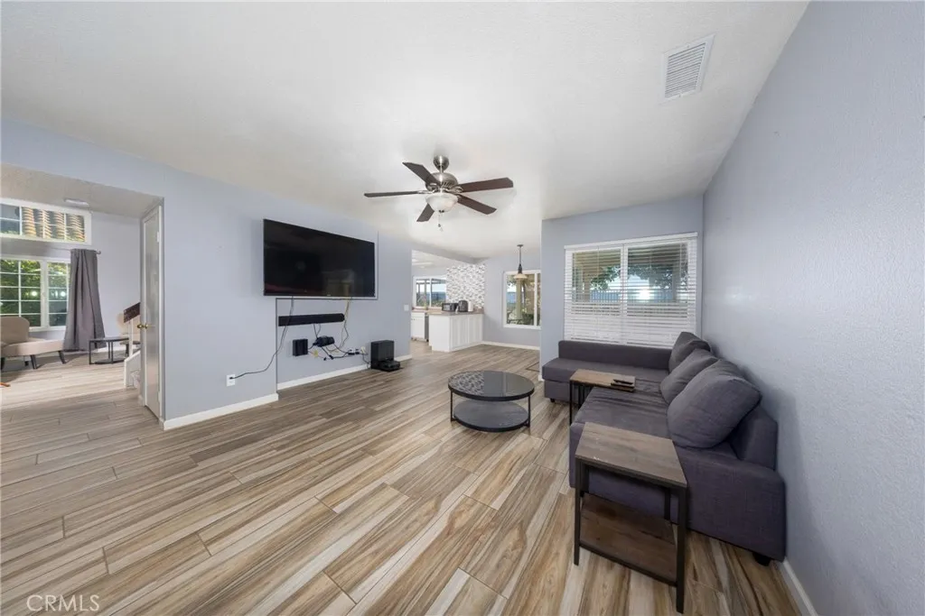 39749 Almansa Court, Murrieta, California 92562 home-pic-20