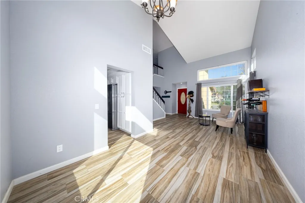 39749 Almansa Court, Murrieta, California 92562 home-pic-12