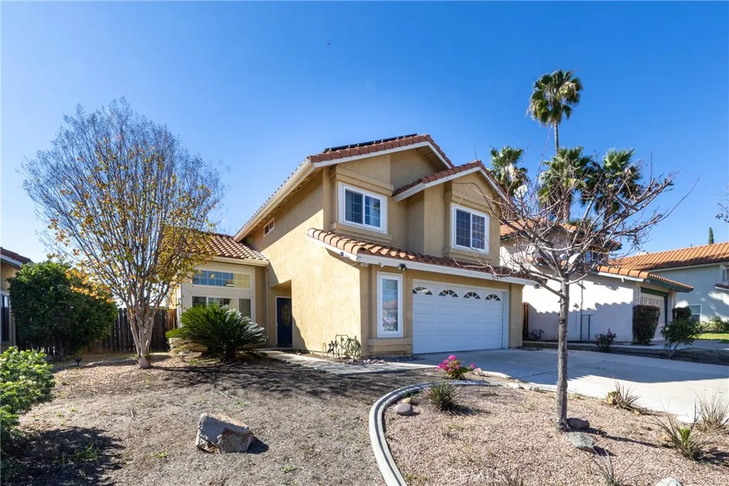 39749 Almansa Court, Murrieta, California 92562 home-pic-2