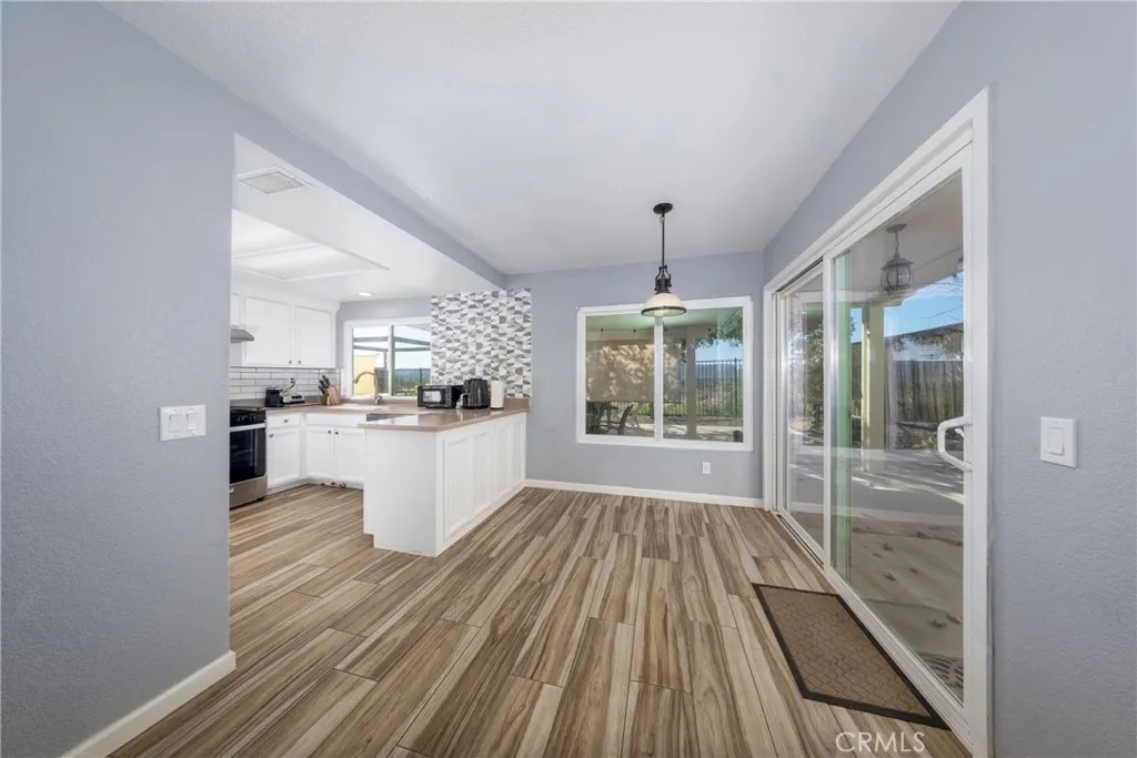 39749 Almansa Court, Murrieta, California 92562 home-pic-17