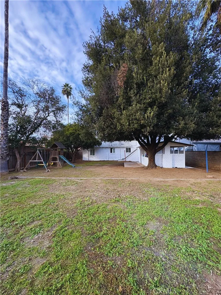 4762 E Grant, Fresno, California 93702 home-pic-17