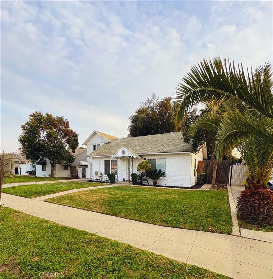 4762 E Grant, Fresno, California 93702 home-pic-2