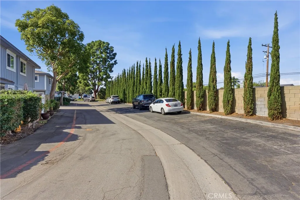 16395 Del Oro Circle, Huntington Beach, California 92649 home-pic-31