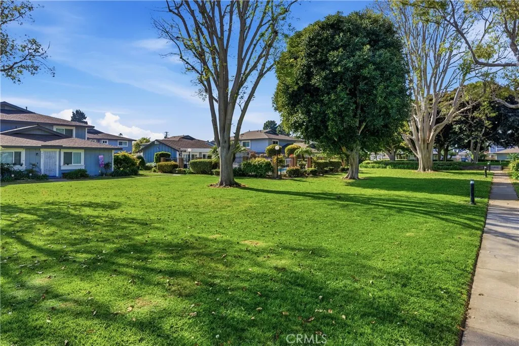 16395 Del Oro Circle, Huntington Beach, California 92649 home-pic-29