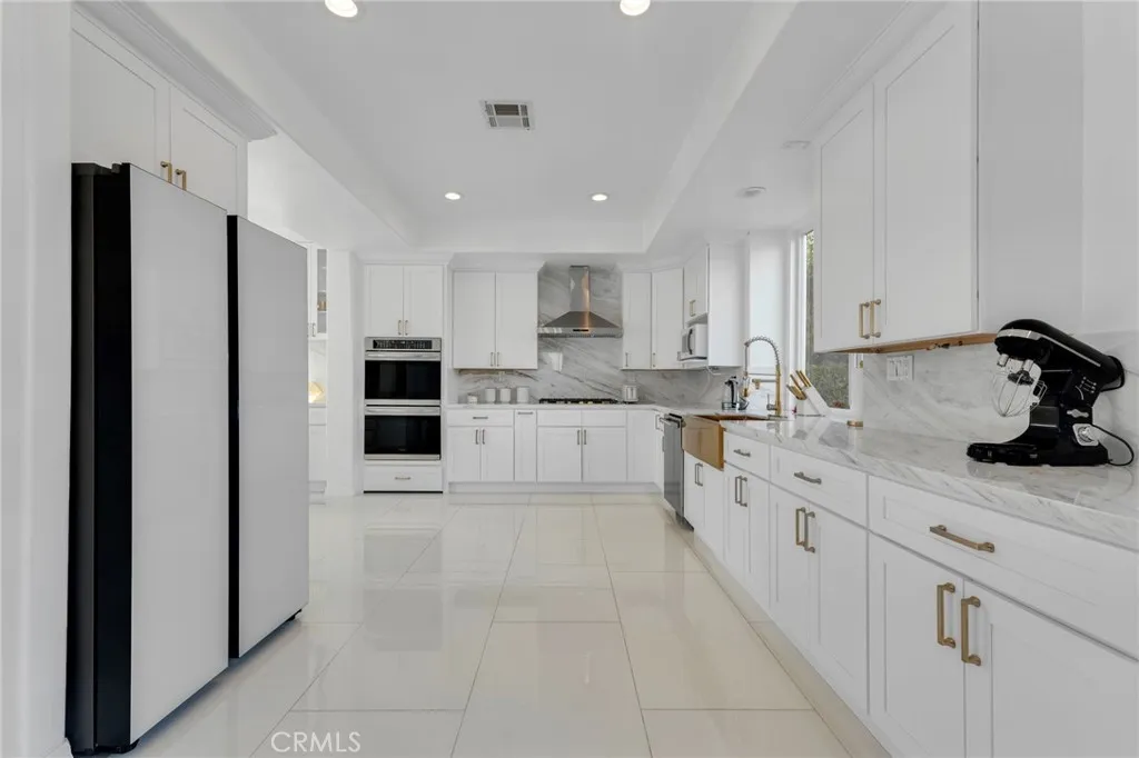 6997 Sale Avenue, West Hills, California 91307 home-pic-3
