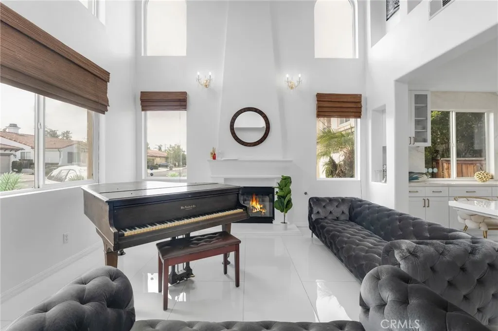 6997 Sale Avenue, West Hills, California 91307 home-pic-13