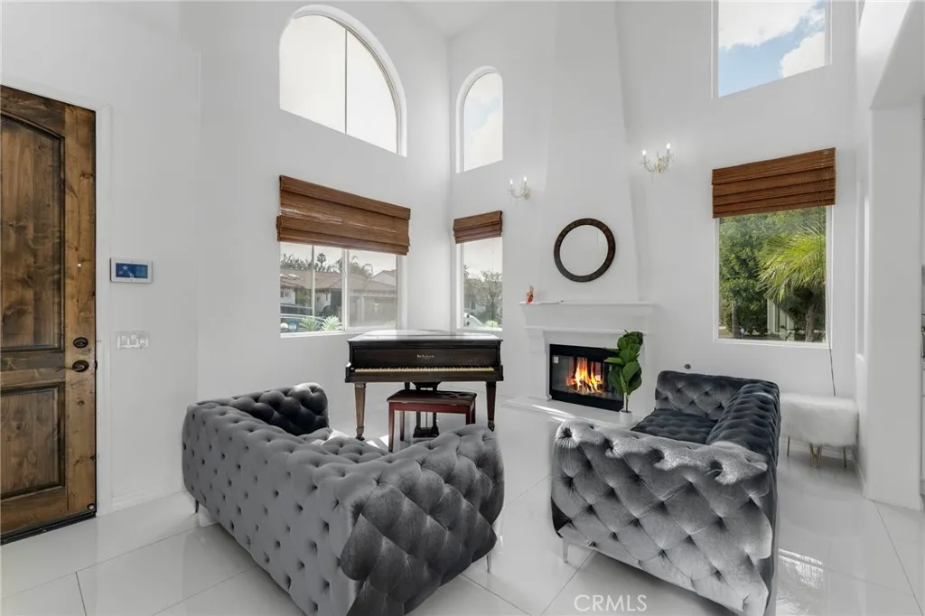 6997 Sale Avenue, West Hills, California 91307 home-pic-12
