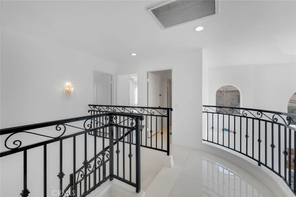 6997 Sale Avenue, West Hills, California 91307 home-pic-23