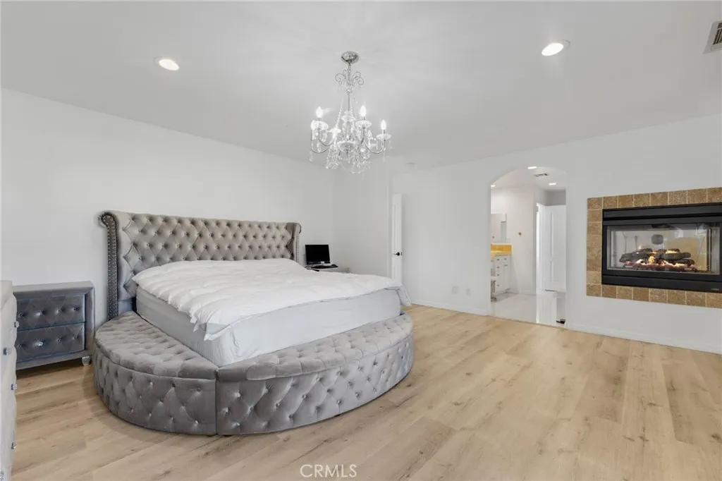 6997 Sale Avenue, West Hills, California 91307 home-pic-24