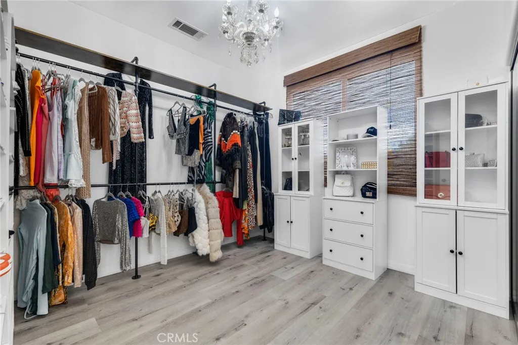 6997 Sale Avenue, West Hills, California 91307 home-pic-15