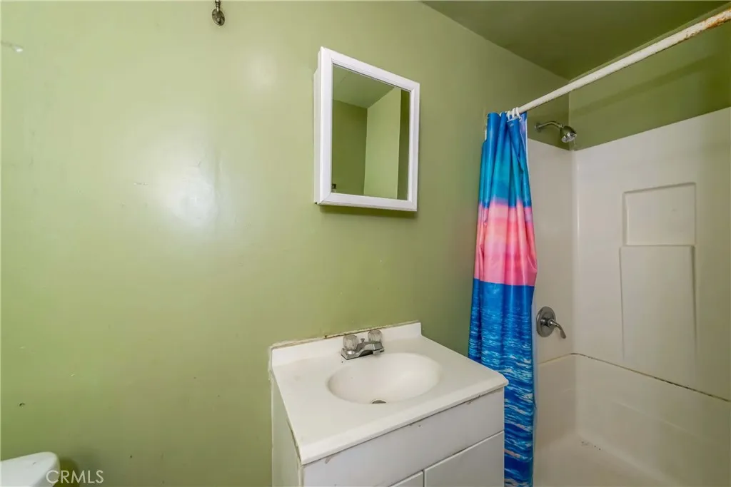 623 E 36th Street, Los Angeles, California 90011 home-pic-9