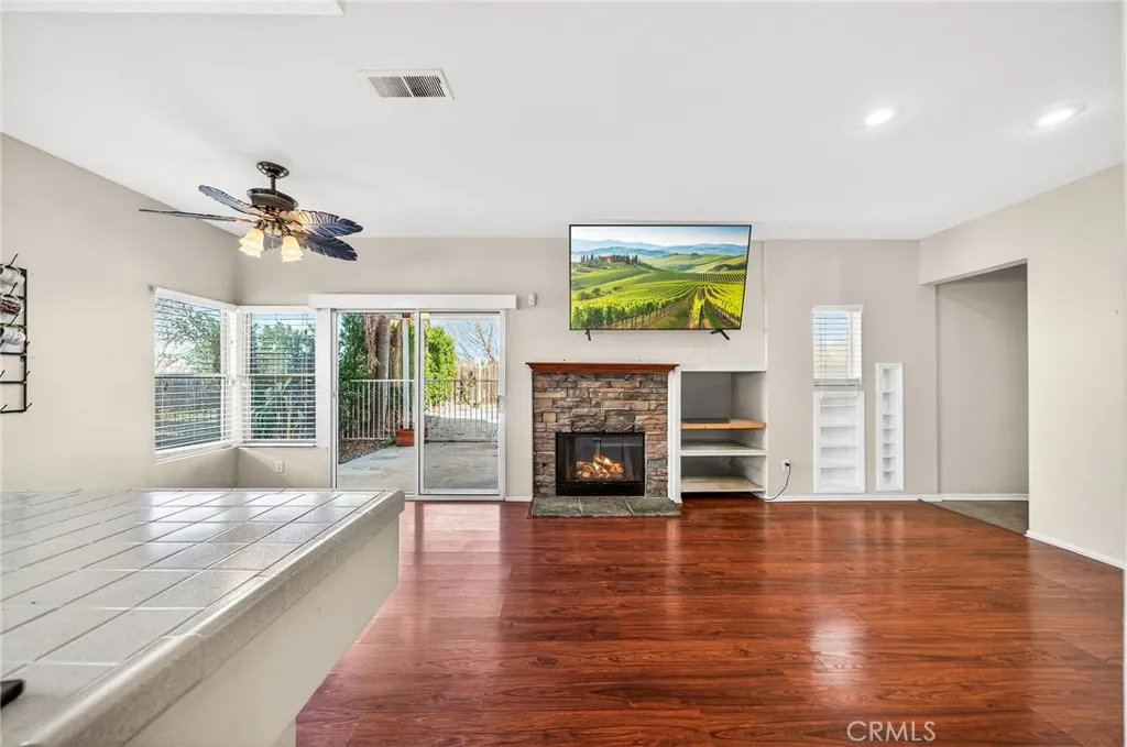 30752 Canterfield Drive, Temecula, California 92592 home-pic-3
