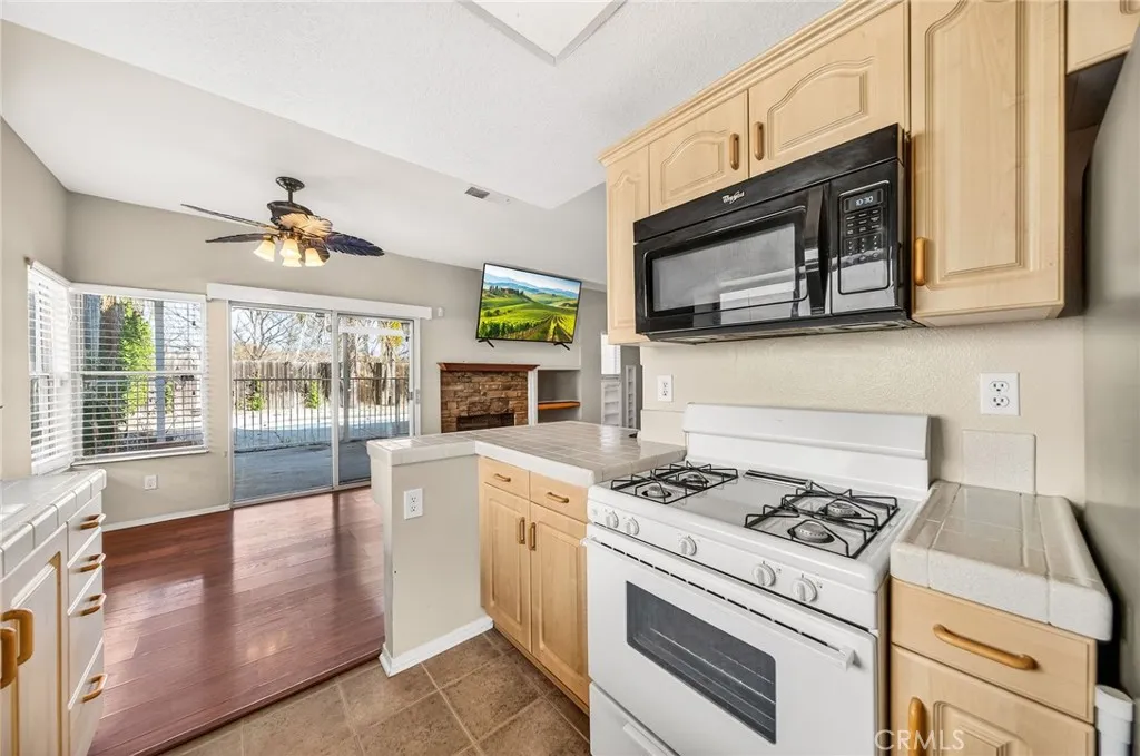 30752 Canterfield Drive, Temecula, California 92592 home-pic-7