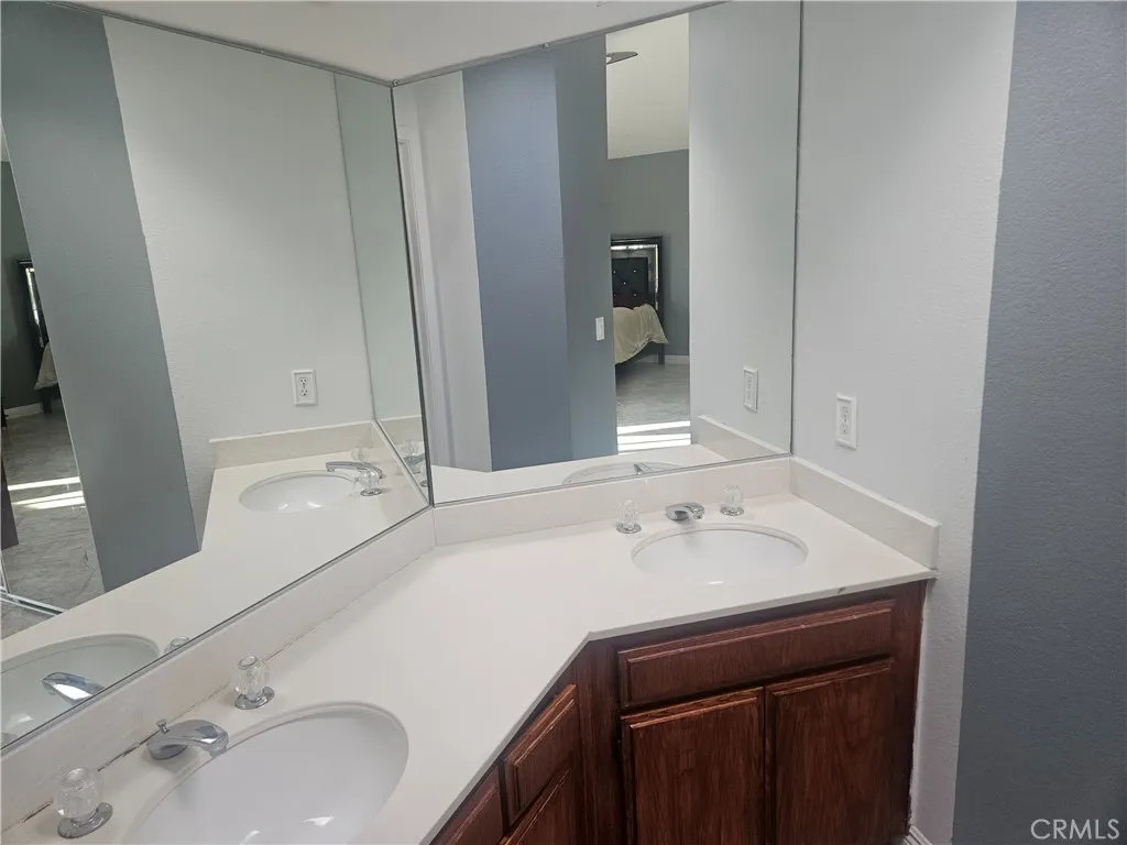 37323 Daybreak Street, Palmdale, California 93550 home-pic-36