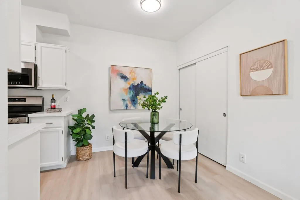 79 Lakeshore Ct, Richmond, California 94804 home-pic-9