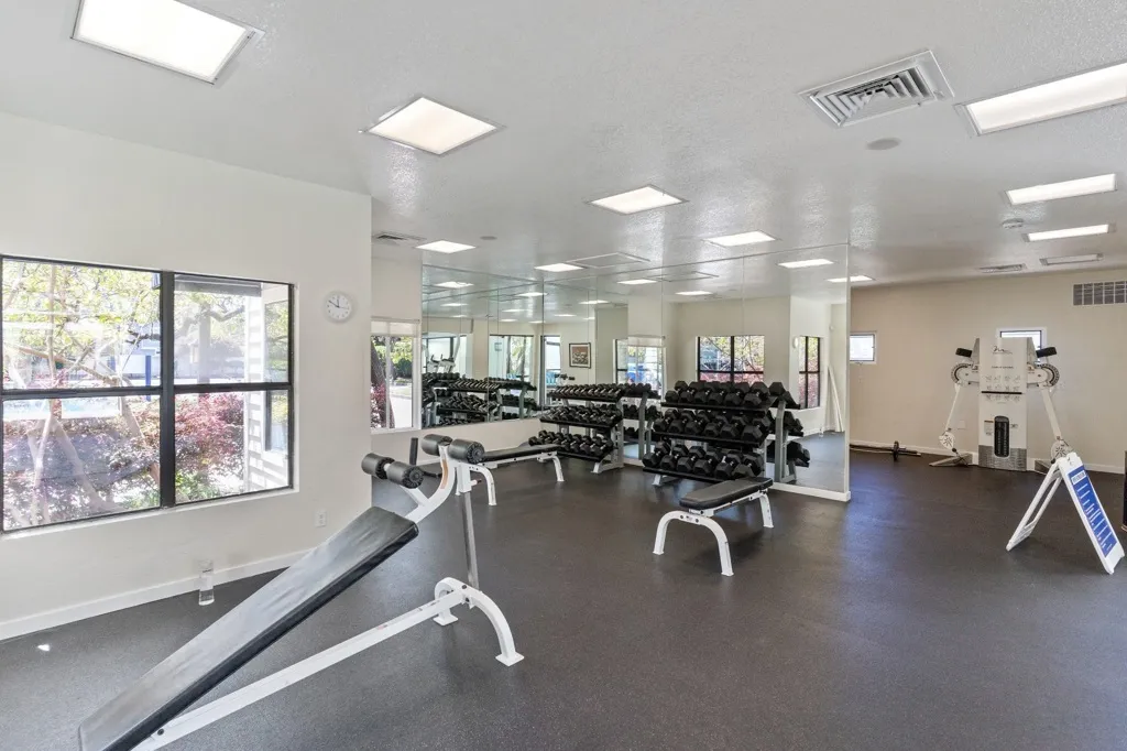 79 Lakeshore Ct, Richmond, California 94804 home-pic-30