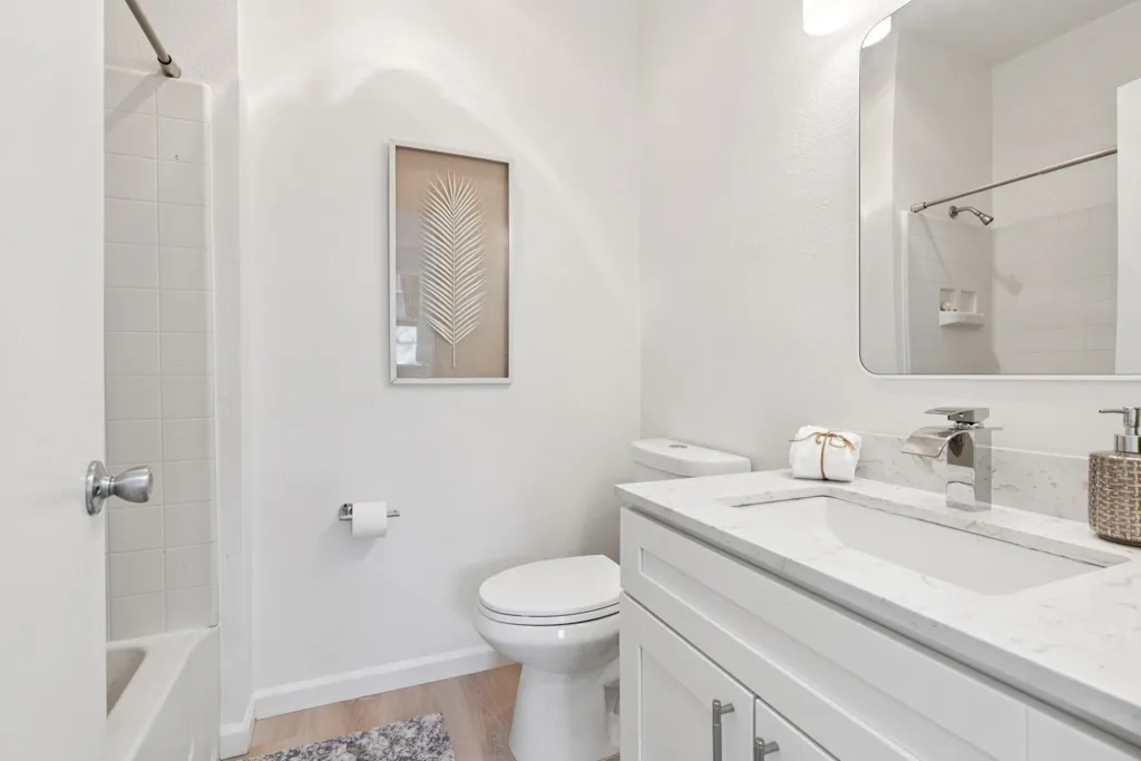 79 Lakeshore Ct, Richmond, California 94804 home-pic-17