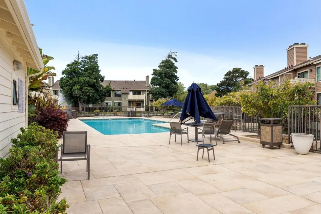 79 Lakeshore Ct, Richmond, California 94804 home-pic-34