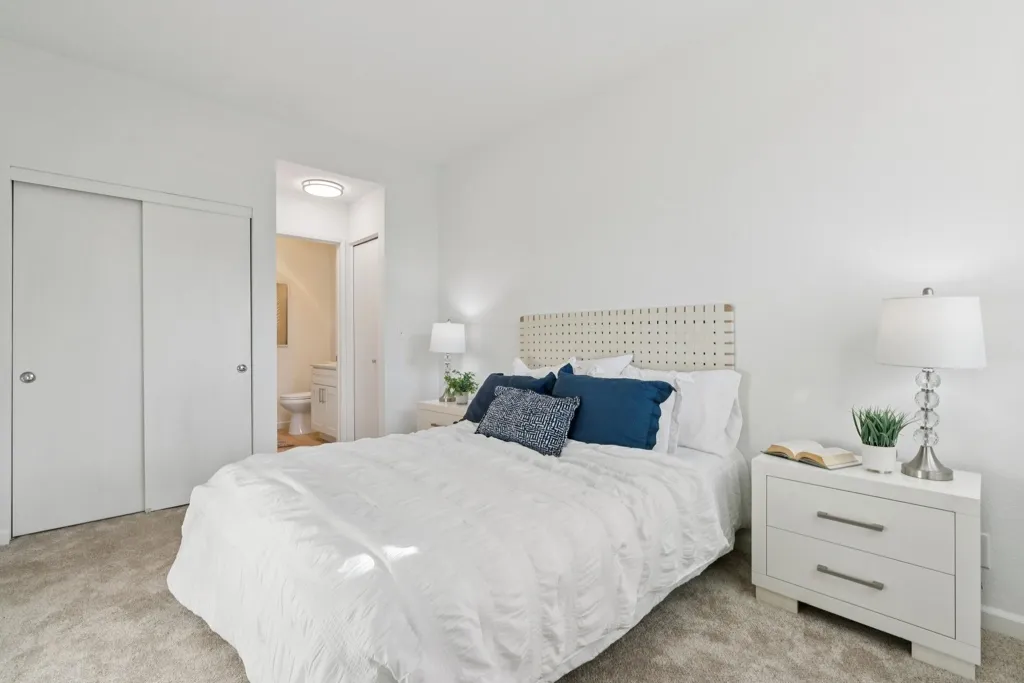 79 Lakeshore Ct, Richmond, California 94804 home-pic-14