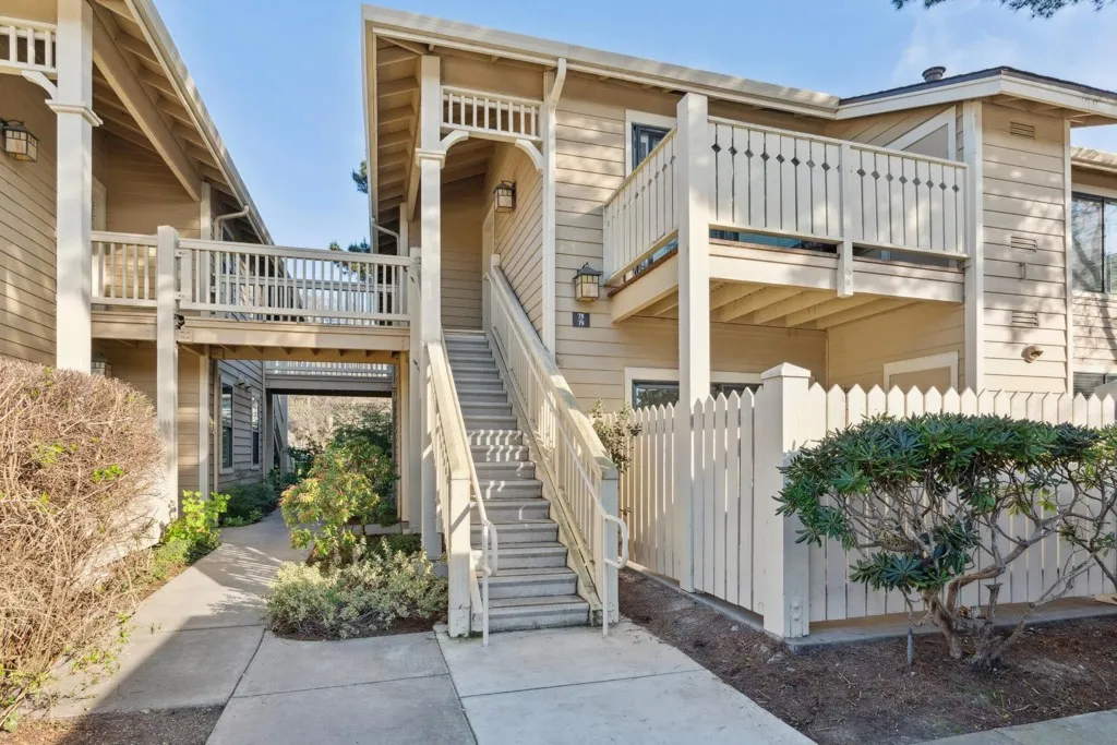 79 Lakeshore Ct, Richmond, California 94804 home-pic-2