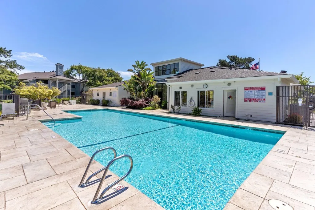 79 Lakeshore Ct, Richmond, California 94804 home-pic-32