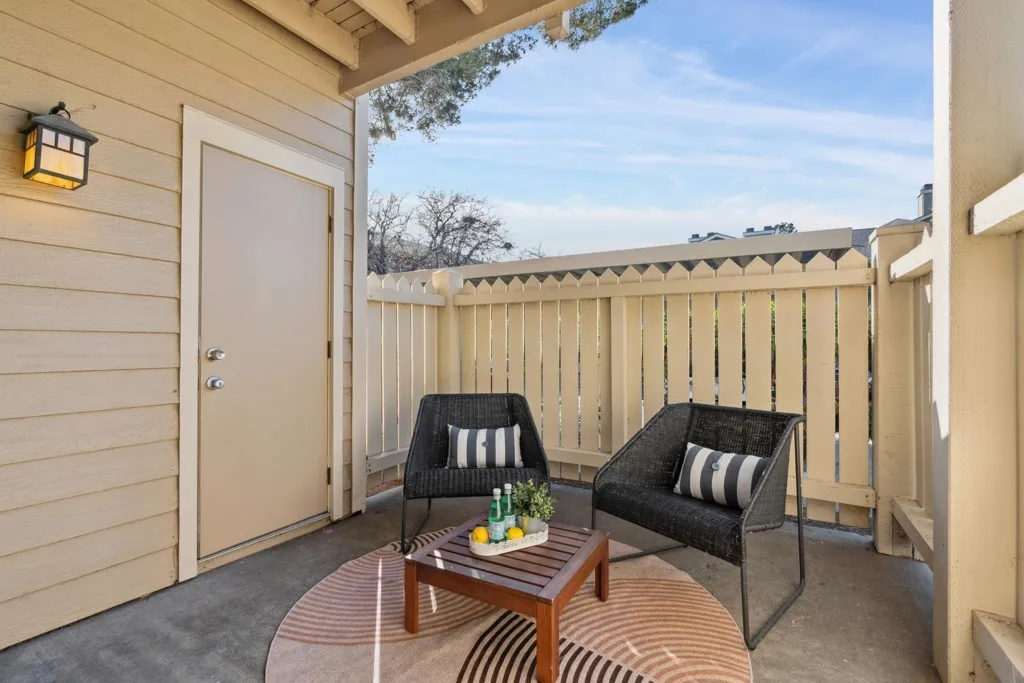 79 Lakeshore Ct, Richmond, California 94804 home-pic-19