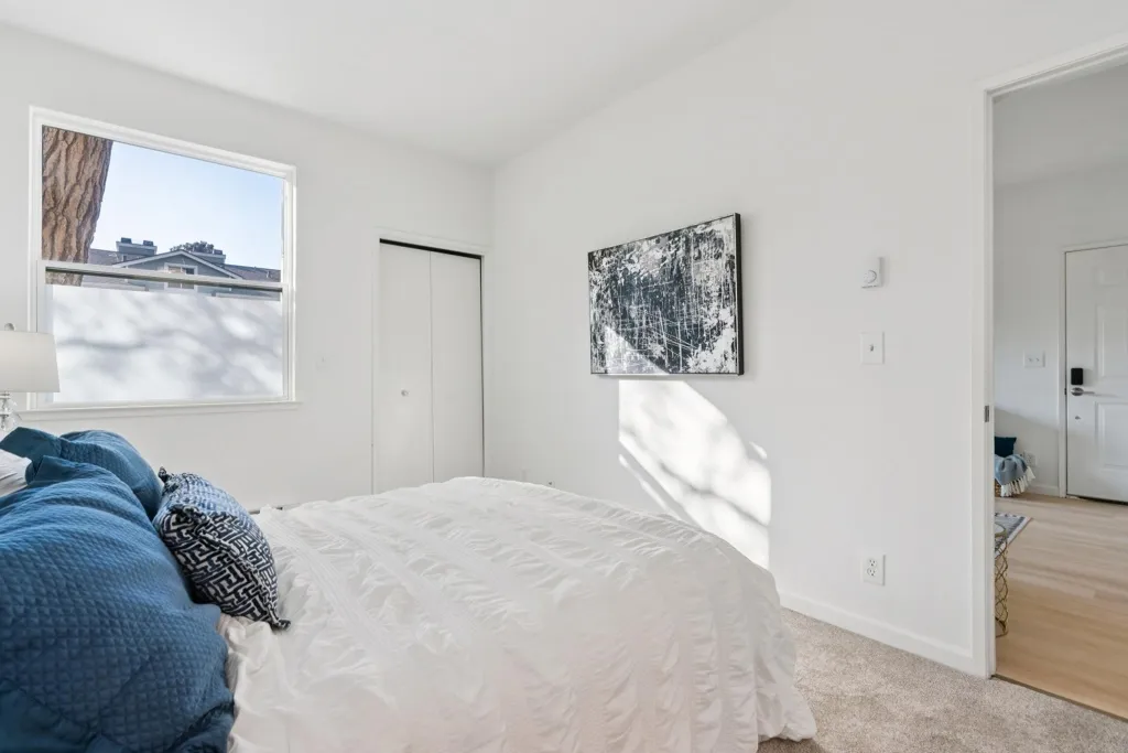 79 Lakeshore Ct, Richmond, California 94804 home-pic-16